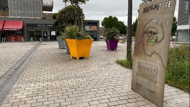 A Grande-Synthe, la place de l'Abbé Pierre va bien changer de nom. 