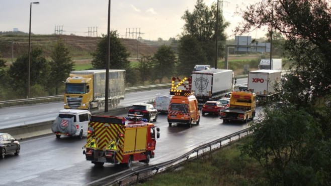 Bourbourg: réouverture de l'A16 aprés un carambolage entre 15 voitures et un poids-lourd