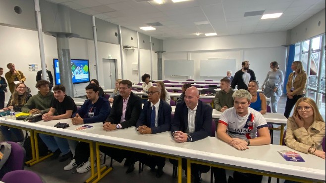 Après Boulogne sur mer, l'ULCO lance une première année de médecine avec 30 étudiants à Dunkerque.