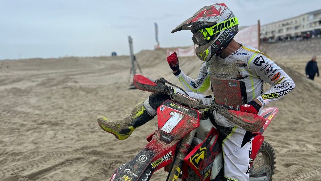 Beach Cross de Berck: Damien Knuiman (GasGas) remporte la course Juniors