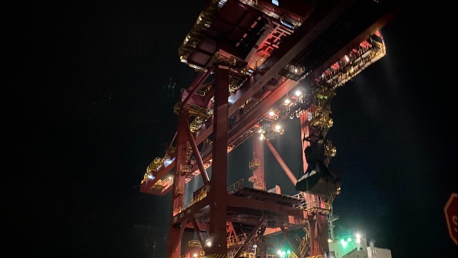 Visitez le port de Dunkerque en bus avec d'anciens professionnels... 