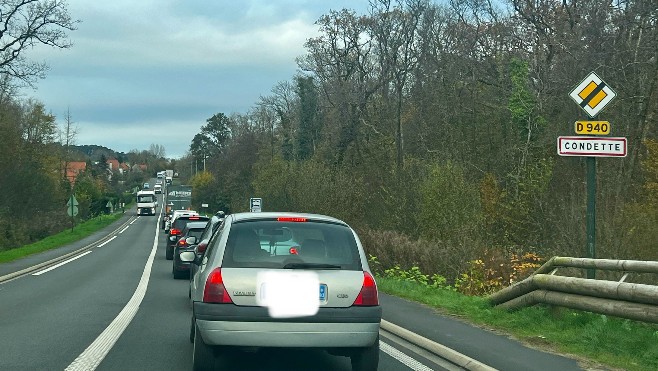 Fermeture de l'A16 et accident : le réseau secondaire saturé dans le Boulonnais ce jeudi après-midi