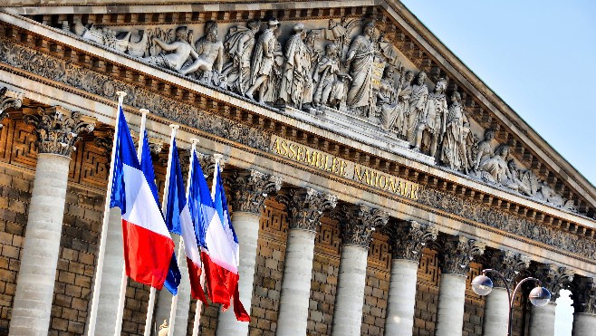 Michel Barnier déclenche le 49.3 sur un texte portant sur le budget.