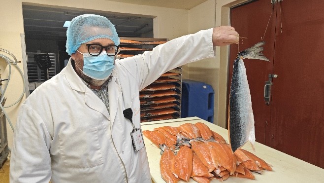 Du poisson fumé produit depuis plus d’un siècle à Calais. 