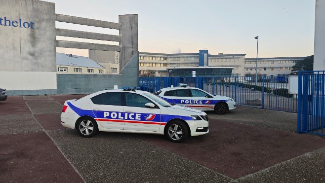 Calais : fin du confinement des élèves et professeurs du lycée Berthelot