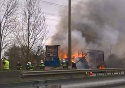 Un camion en feu sur l'A16 au niveau de Saint Folquin