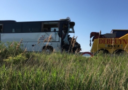 A16 : 22 blessés dans une collision entre un bus et un poids-lourd près de Gravelines.