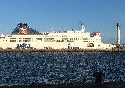 Le Pride Of Kent est aux chantiers navals à Dunkerque.