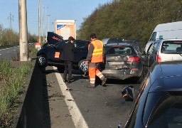 Carambolage entre 5 voitures et une fourgonnette ce mercredi matin sur l'A16