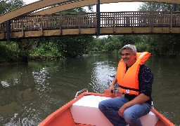 Attin: nouvelle activité de balades en barques électriques sur la Canche