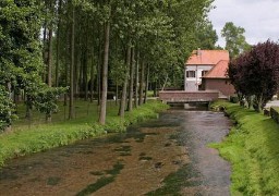 Découvrez la Vallée de la Course à bord de vélos électriques