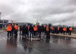 Manifestation d’une centaine de salariés d’Alcatel Submarine Networks à Calais