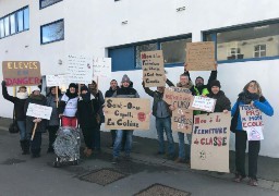 Carte scolaire : Ecole bloquée ce jeudi à Saint Omer Capelle !