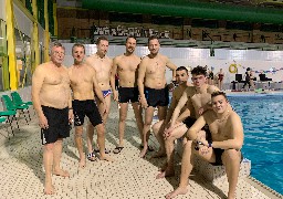 Montreuil: une équipe masculine de natation synchronisée a vu le jour