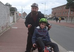 Autisme: Frédéric Grard se lance un nouveau défi, rejoindre Amsterdam en tandem avec son fils