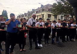  Nouveau succès de la marche des serveuses et garçons de café à Calais