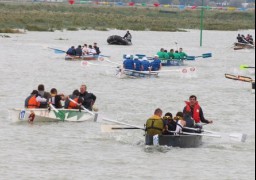 La traditionnelle Joute à canotes d'Etaples c'est ce dimanche !