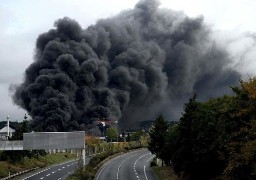 Incendie Lubrizol à Rouen: une cellule d'information ouverte dans la Somme, et des numéros vert dans le Nord et le Pas-de-Calais