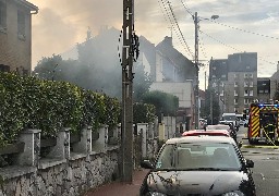 Calais : la toiture d'une maison détruite par un feu de cheminée