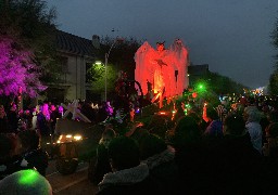 Fort-Mahon: des milliers de personnes pour le défilé d'Halloween