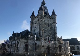 Le Beffroi de Rue, classé aux monuments historique, est en travaux. 