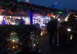 Pour vous mettre dans l’ambiance de Noël, partez à la découverte de la maison illuminée de Balinghem 