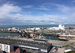 Sauvetage d’un migrant en mer à 500 mètres du port de Calais 