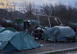 Calais : l'Etat annonce un confinement des migrants 