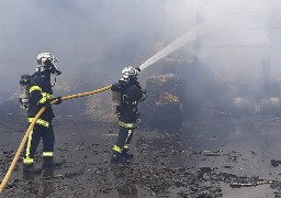 A Bourbourg, un entrepôt de 2000 mètres carrés touché par un incendie