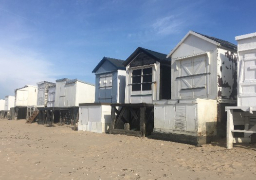 Première réunion de concertation sur les chalets de Blériot-Plage en sous-préfecture de Calais