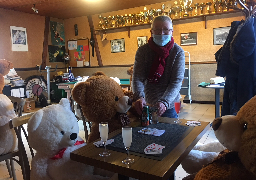 Les nounours du bar Le Blangi à Fréthun peuvent désormais être adoptés 