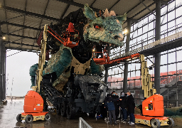 Des jeunes du lycée Coubertin à Calais à la découverte du Dragon