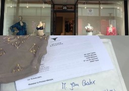 Dunkerque : la gérante de la boutique Libertine envoie une petite culotte à Jean Castex !