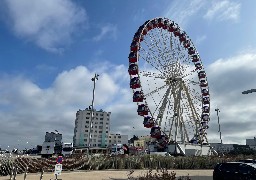 Berck: la Grande Roue en cours de montage, va ouvrir jeudi