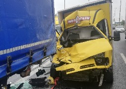 A16: un blessé léger après un accident entre deux camions à St Folquin