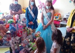 Abbeville : les forains donnent des jouets aux enfants de l'hôpital.