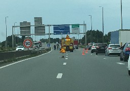 A16 Calais : un blessé léger dans une collision entre un poids lourd et une voiture