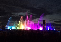 Le public globalement enchanté par le spectacle aquatique donné hier soir à Calais 