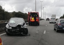 A16: accident entre une voiture et un camion au niveau de Bonningues