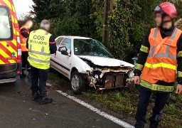 Bourbourg : un conducteur percute un poteau électrique.