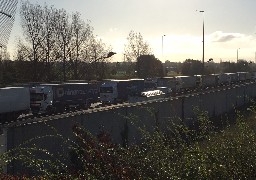  Les transporteurs routiers en colère contre le manque de fluidité au port de Calais