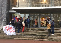 Manifestation de soutien aux exilés juste avant le conseil municipal de Calais