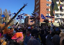 A Dunkerque, des milliers de masquelours ont fait carnaval dimanche.