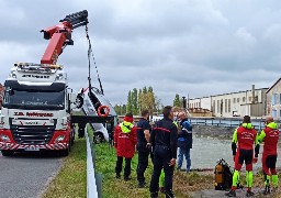 Une voiture termine sa course dans le canal de Bourbourg à Spycker