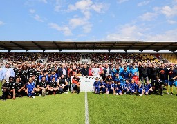 Calais : victoire 5 à 1 du RC Lens 98 face au Variétés Club de France. 