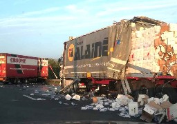 A16 : deux poids lourds se percutent jeudi soir près de Vieille-Eglise.