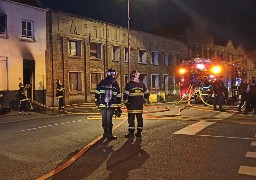 Une maison ravagée par les flammes à Bourbourg