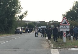 Migrants : tentatives de traversées ratées sur le littoral, un policier blessé, démantèlement en cours au camp de Loon-plage 