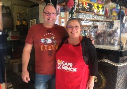 A Calais, Mimi et Lolo fêtent leurs 20 ans à la tête du Café du Minck 