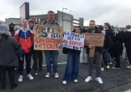 Mobilisation des lycéens de Sophie Berthelot à Calais